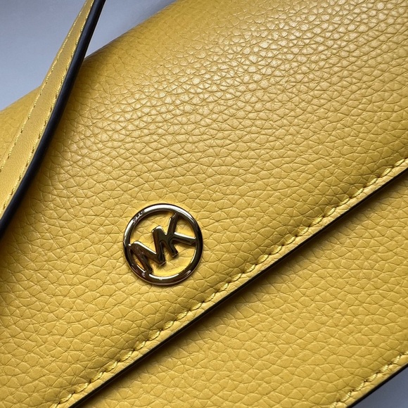 Michael Kors Jet Set Travel Crossbody Bag NWOT - Picture 4 of 5